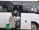 乘上客車(chē) 前往培訓(xùn)基地